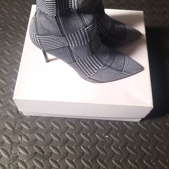 Something Navy Plaid booties - Picture 1 of 1